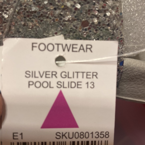 Extremely Me Silver Glitter Pool Slides - Picture 5 of 5